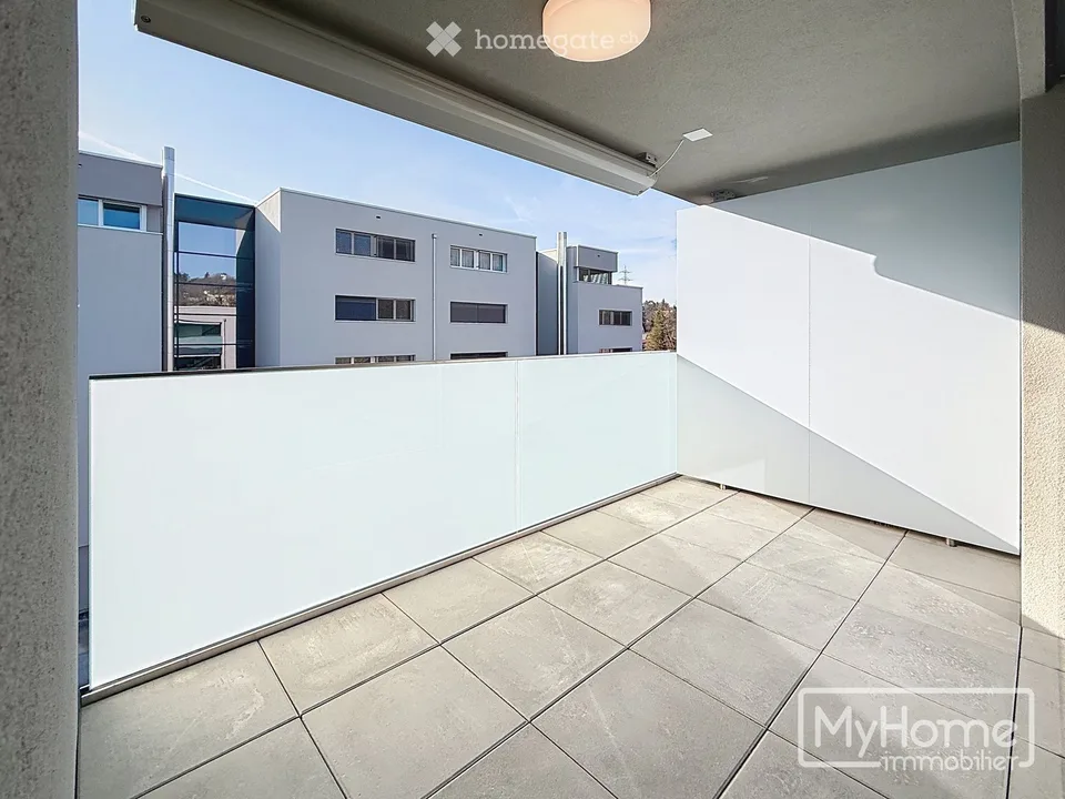 Übernahme des Mietvertrags - 3,5 Zimmer neu mit großer Terrasse und Balkon