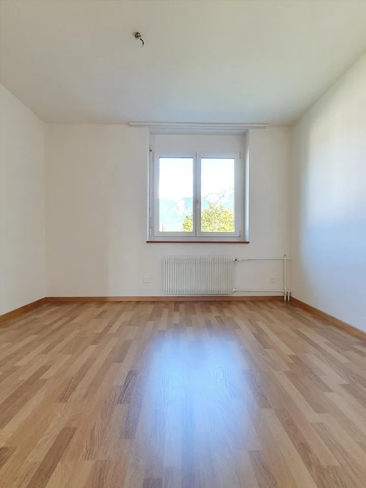 Appartamento soleggiato di 4 locali vicino al centro città