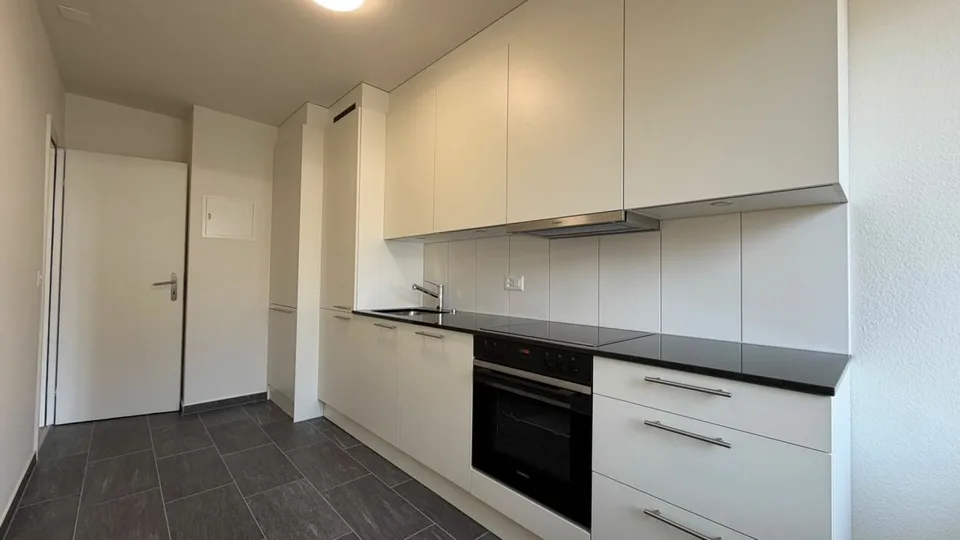Appartement 3 pièces entretenu avec grand espace de séjour privé à Bâle