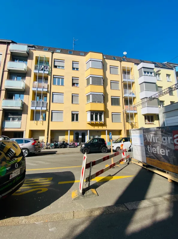 Gepflegte 3-Zimmer-Wohnung mit grossem privaten Sitzplatz in Basel