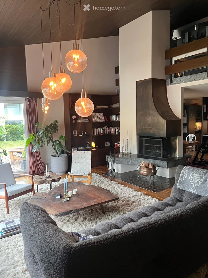 Tenant wanted: 5.5-room architect's house with panoramic lake view, bathing jetty, and south terrace