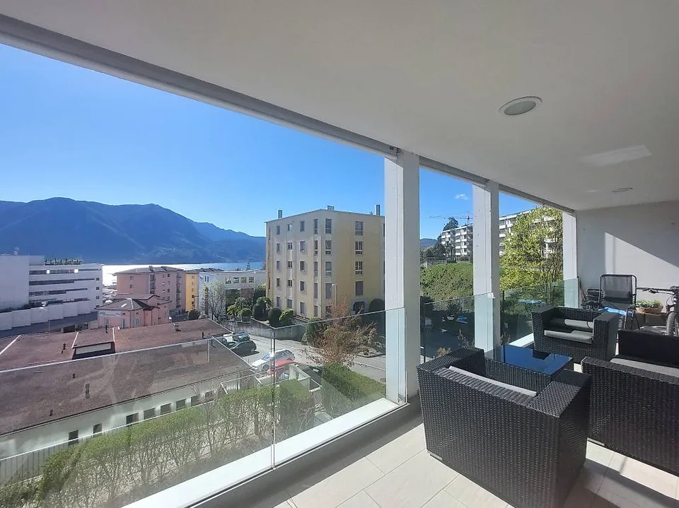 2363_Massagno, 4.5-Zimmer-Wohnung mit Seeblick