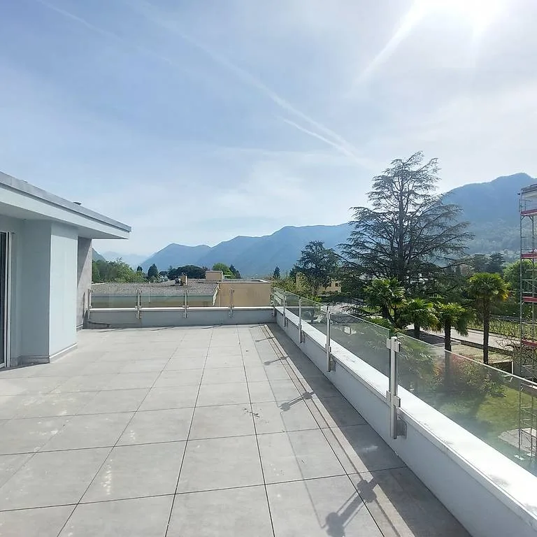 Gentilino, modernes Dachgeschoss-Duplex 3.5 renoviert
