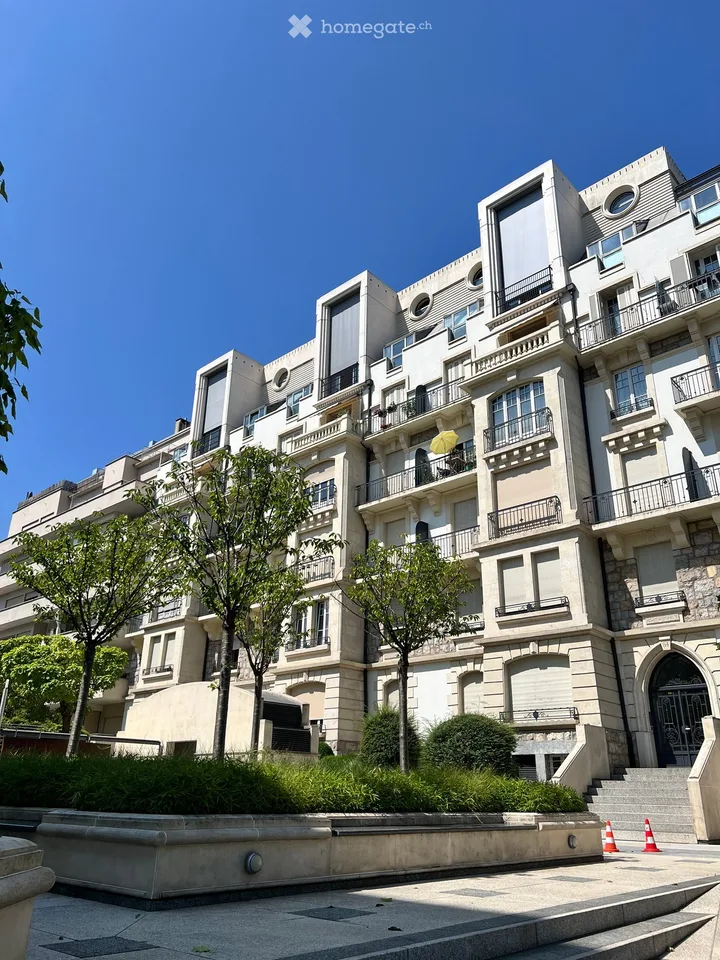 Spacious 6.5-Room Apartment in a Charming Old Building – Route de Malagnou, Geneva