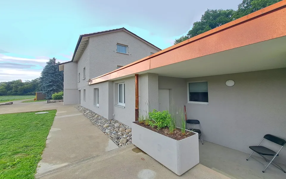 3'084 m² di paradiso in pendio soleggiato - con una casa a tre famiglie redditizia
