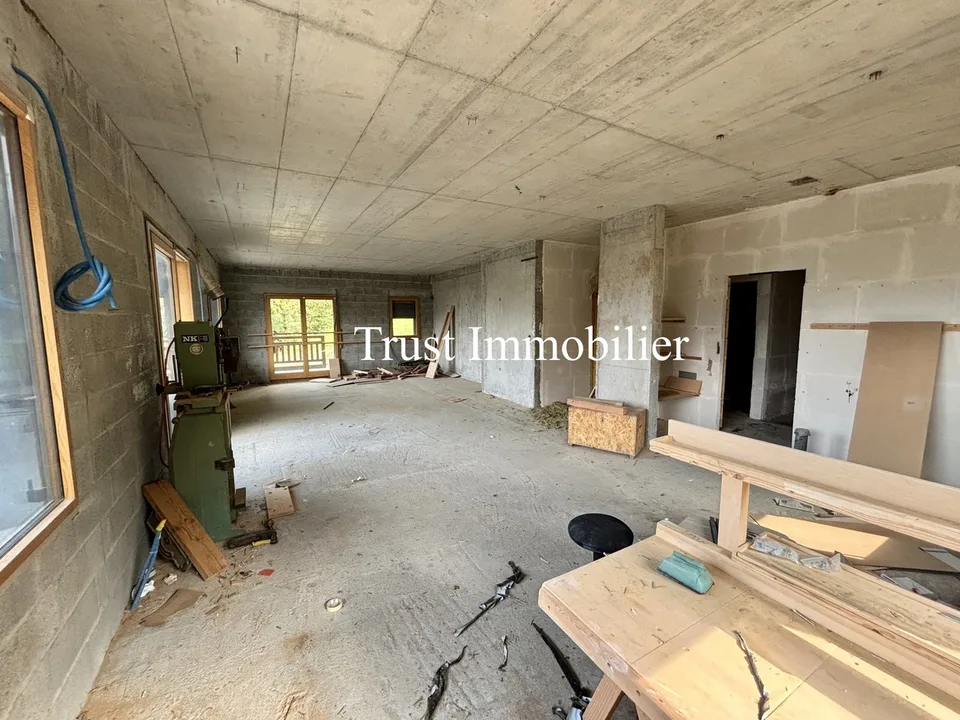 6006M-Gryon-Großes Chalet mit abschließenden Arbeiten