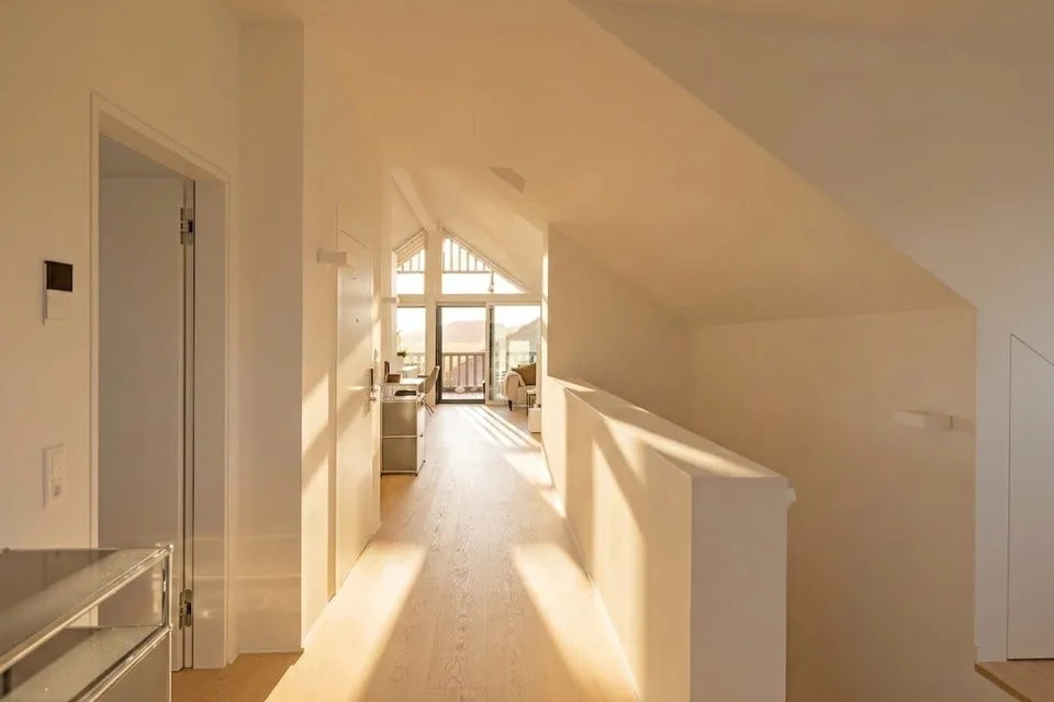 Exklusive und luxuriöse 4.5-Zimmer-Dachwohnung | 189 m² | Alpenblick | Lift direkt in die Wohnung