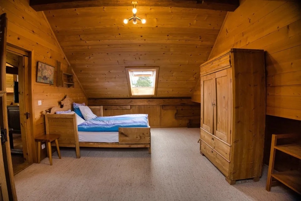 Ein gemütliches 3-Zimmer-Dachgeschoss in der Nähe von Château-d'Oex – Foto 9 von 13