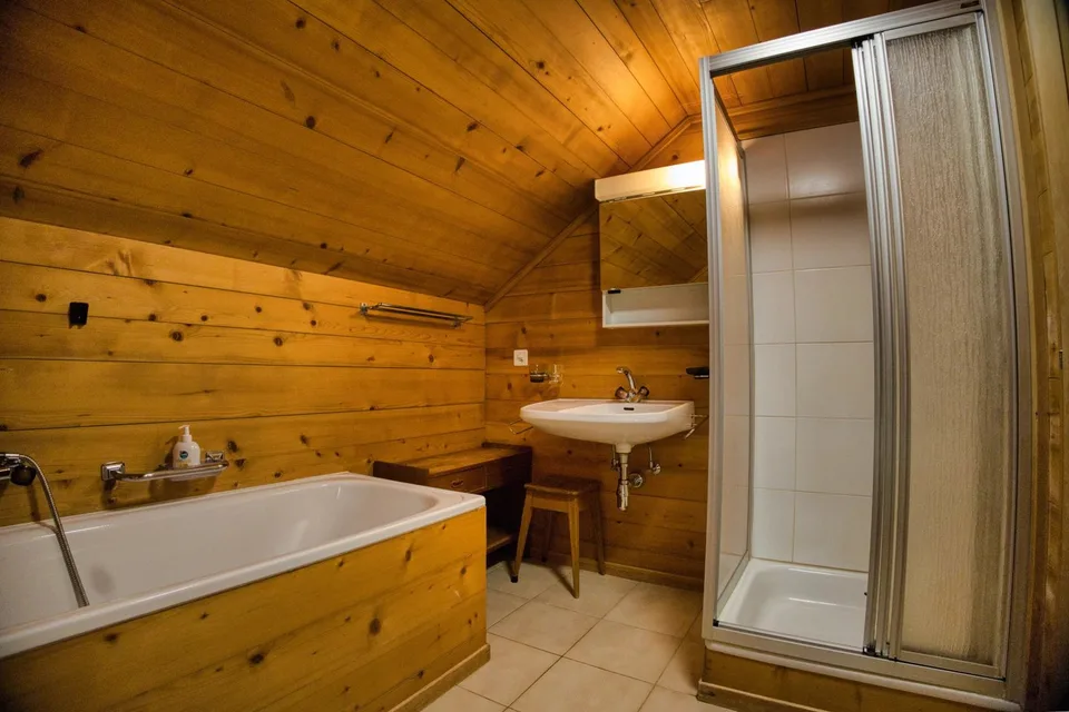Ein gemütliches 3-Zimmer-Dachgeschoss in der Nähe von Château-d'Oex – Foto 8 von 13