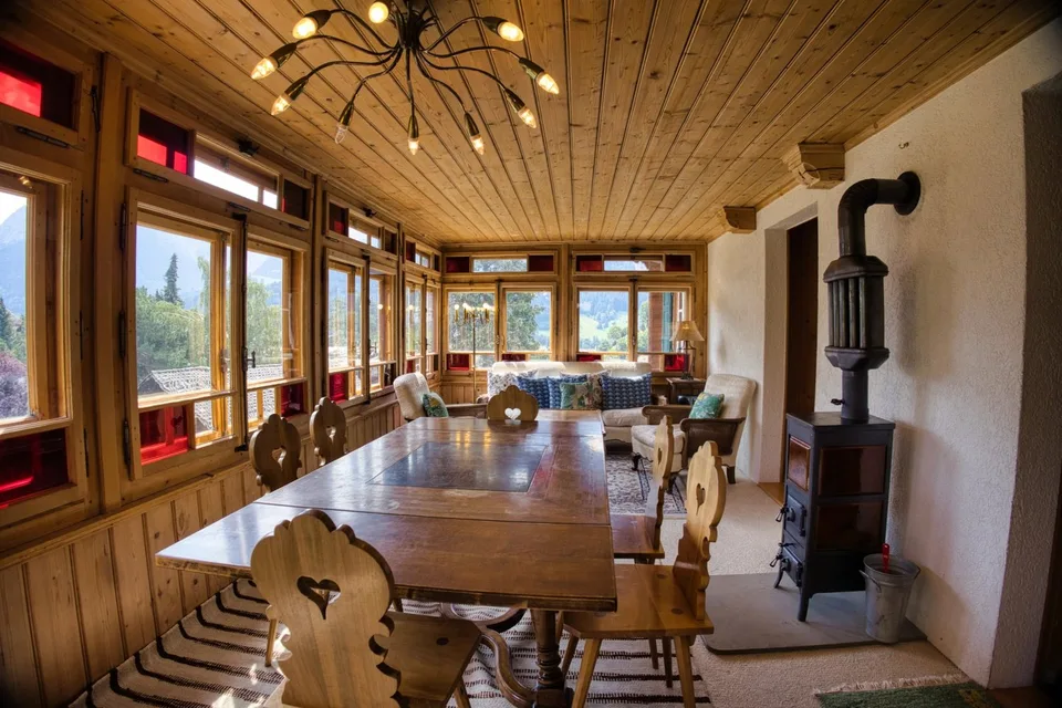 Appartement de caractère de 7 pièces au coeur de Château-d'Oex