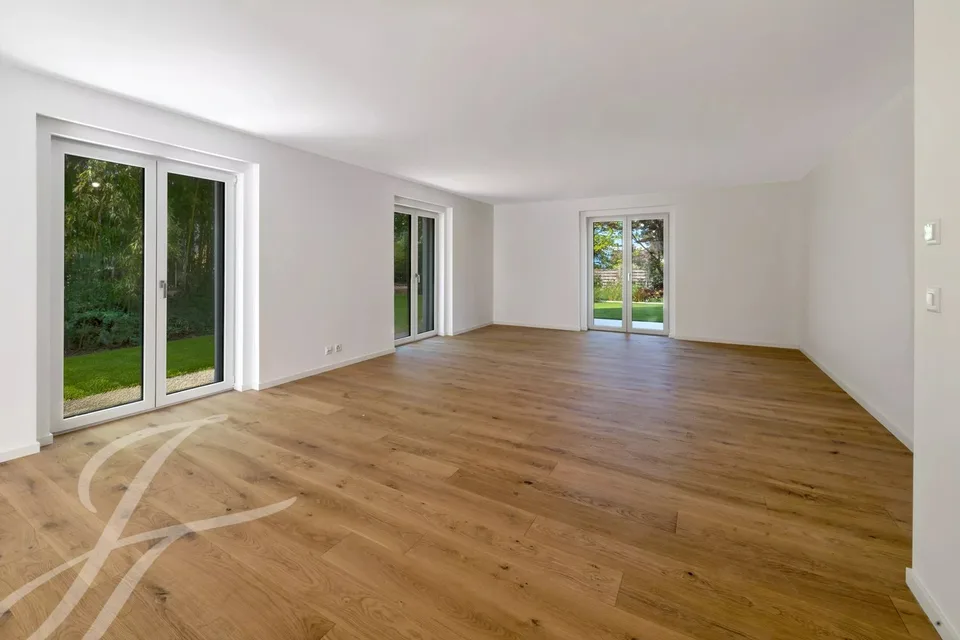 Ein paar Schritte vom Ufer des Sees entfernt: Renovierte Villa mit Swimmingpool