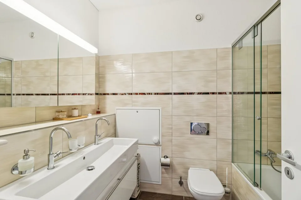 Vivere con carattere loft: maisonette luminosa con galleria