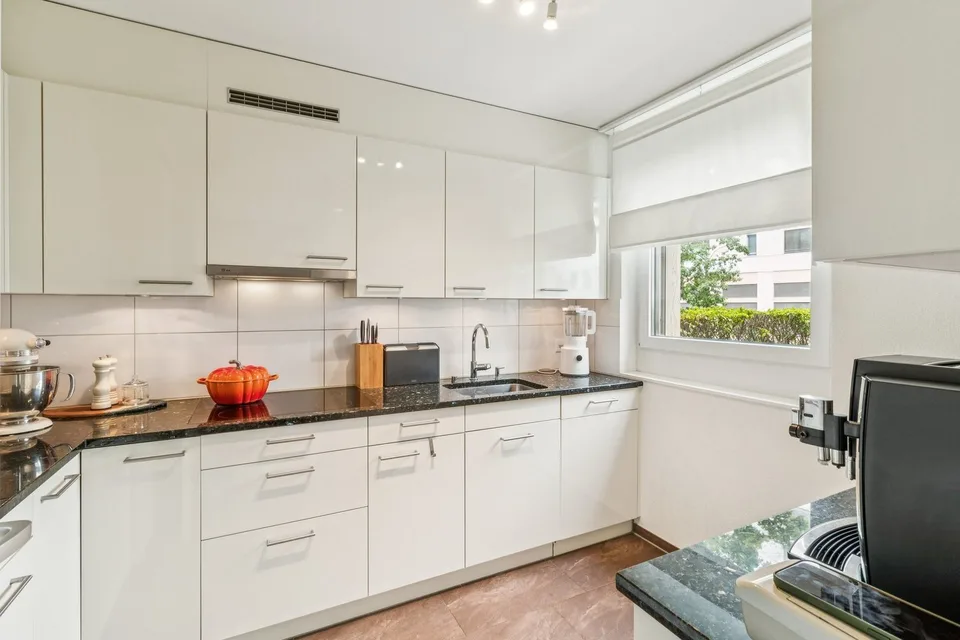 Vivere con carattere loft: maisonette luminosa con galleria
