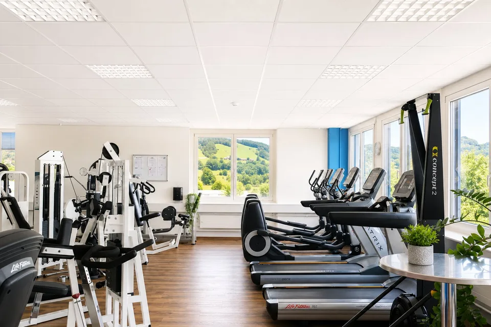 Espaces de pratique, de bureau et commerciaux – tout sous un même toit. À des conditions attractives. – photo 16 sur 24