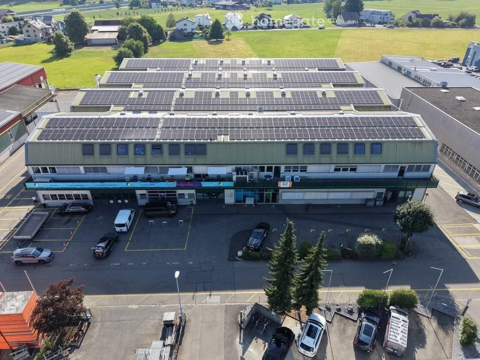 Helles 6.5-Zimmer-Büro (330 m²) zu vermieten in Wangen SZ