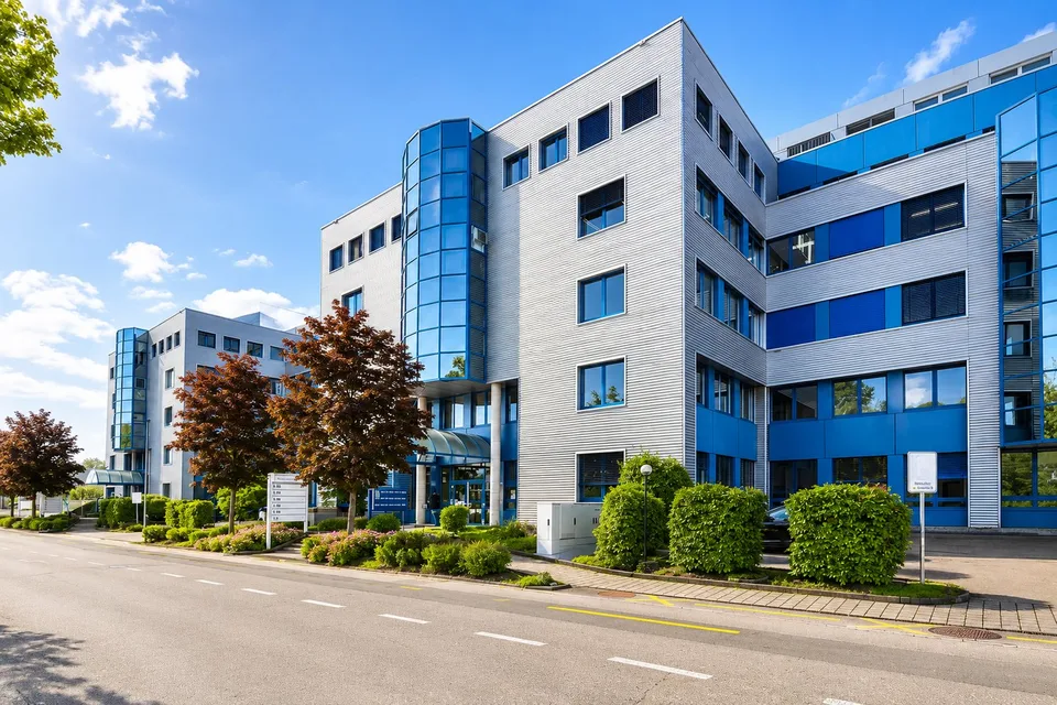 Che si tratti di produzione, laboratorio, ricerca o magazzino – qui la vostra azienda troverà la sede ideale.
