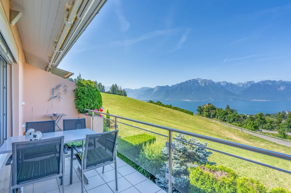 RESERVE - MONTREUX - VILLA A SCHIERA SPaziosa CON VISTA PANORAMICA