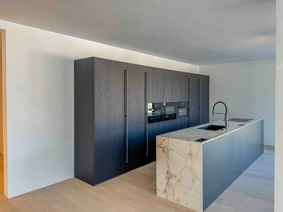 Luxus-Penthouse mit Seeblick in Paradiso