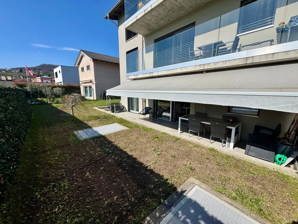 Modernes 4.5-Zimmer-Wohnung mit großem privatem Garten in Rancate