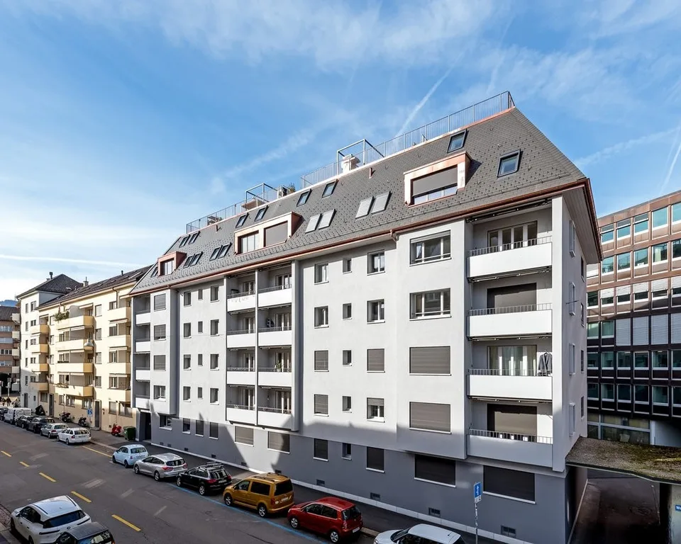 Einstellplatz mitten im Zürcher Kreis 4 (Wiedikon)