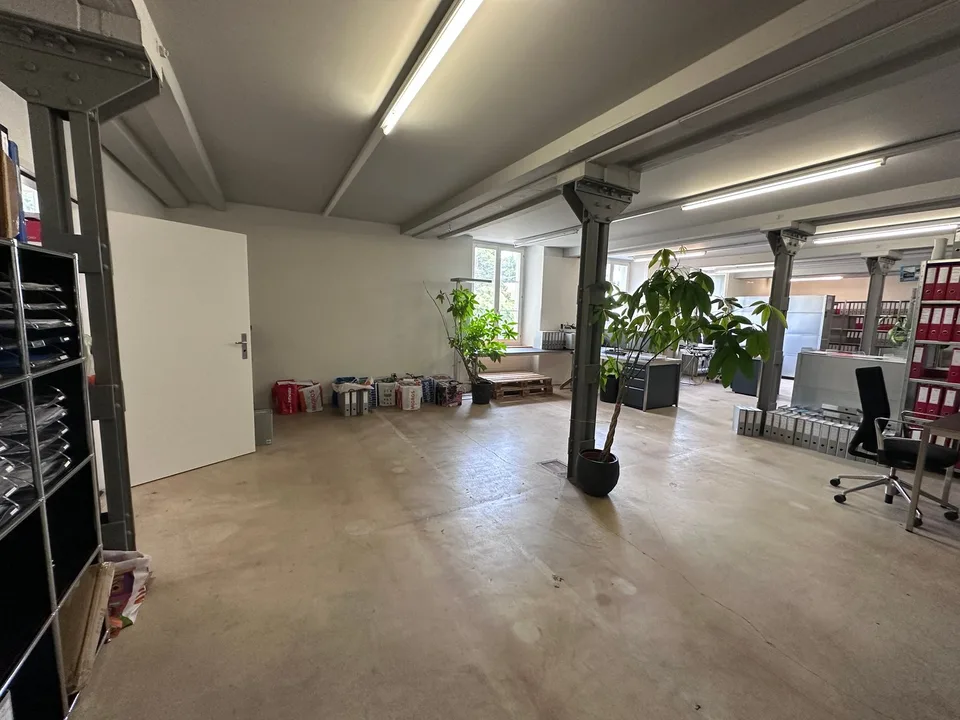 Gewerbe- und Retailfläche im historischen Altbau – Aathalstrasse 84, Uster – Foto 9 von 16
