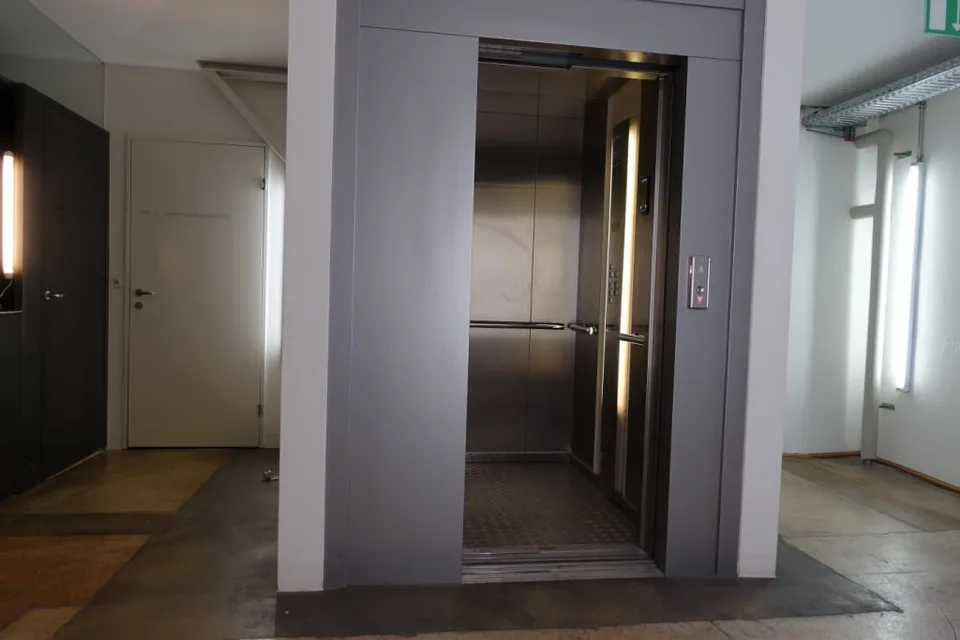 Gewerbe- und Retailfläche im historischen Altbau – Aathalstrasse 84, Uster – Foto 10 von 13