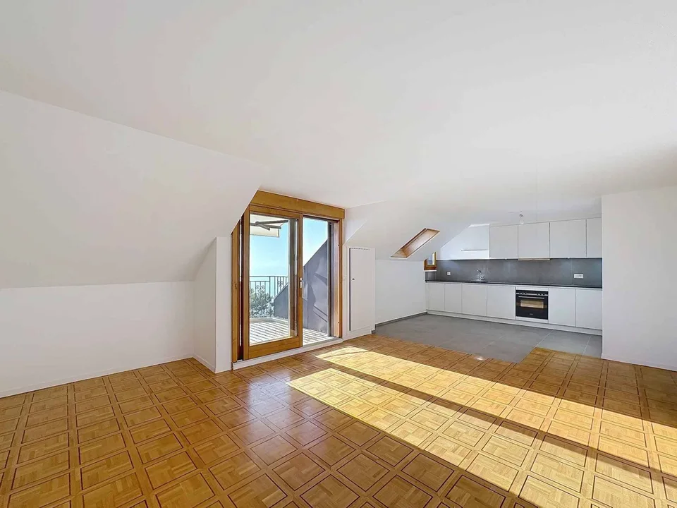 2 pezzi di 66 m2 con balconi + grande stanza annessa