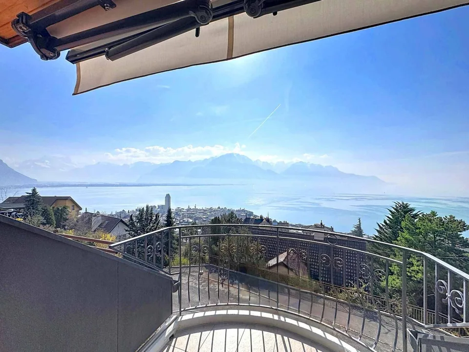 2 pièces de 66 m2 avec balcons + grande pièce annexe