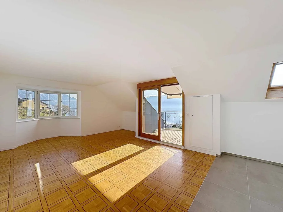 2 pezzi di 66 m2 con balconi + grande stanza annessa