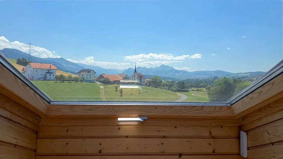 2.5 Room Apartment on the Top Floor with Balcony and Garage