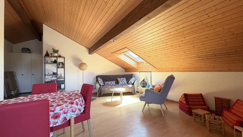 2.5 Room Apartment on the Top Floor with Balcony and Garage