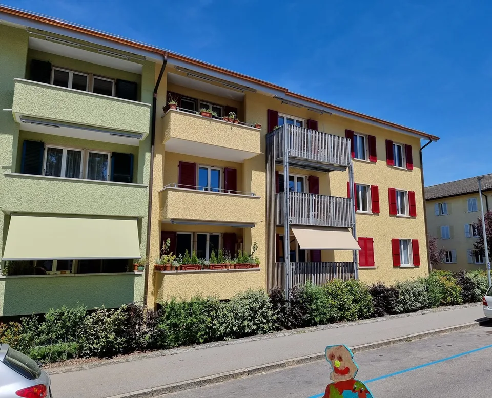 Sehr helle, sonnige 2-Zi. Wohnung im 2. OG
