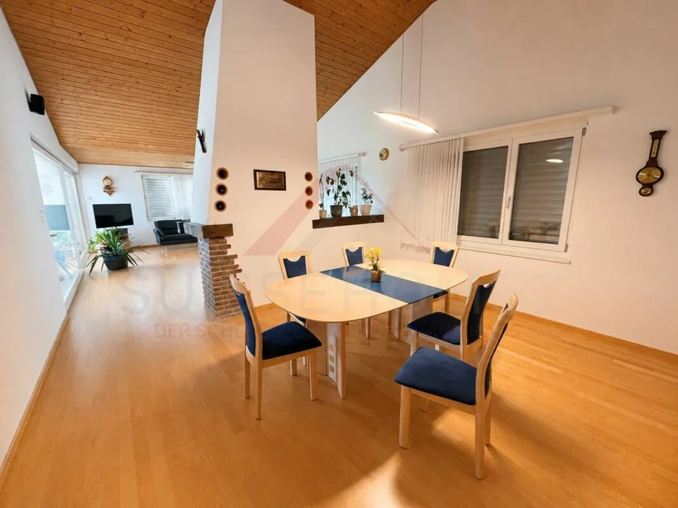 Maison de famille charmante de 5,5 pièces avec vue sur les Alpes, grand jardin et potentiel de développement à Stetten AG
