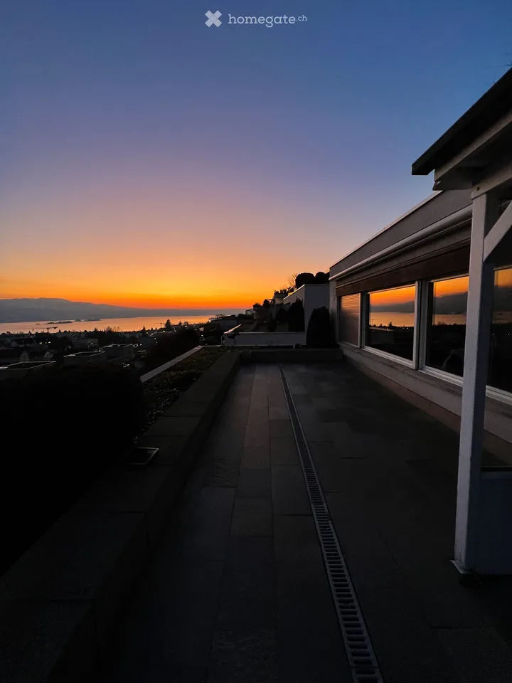 Gepflegtes 5.5-Zimmer-Terrassenhaus mit herrlicher Panoramasicht in Rapperswil-Jona