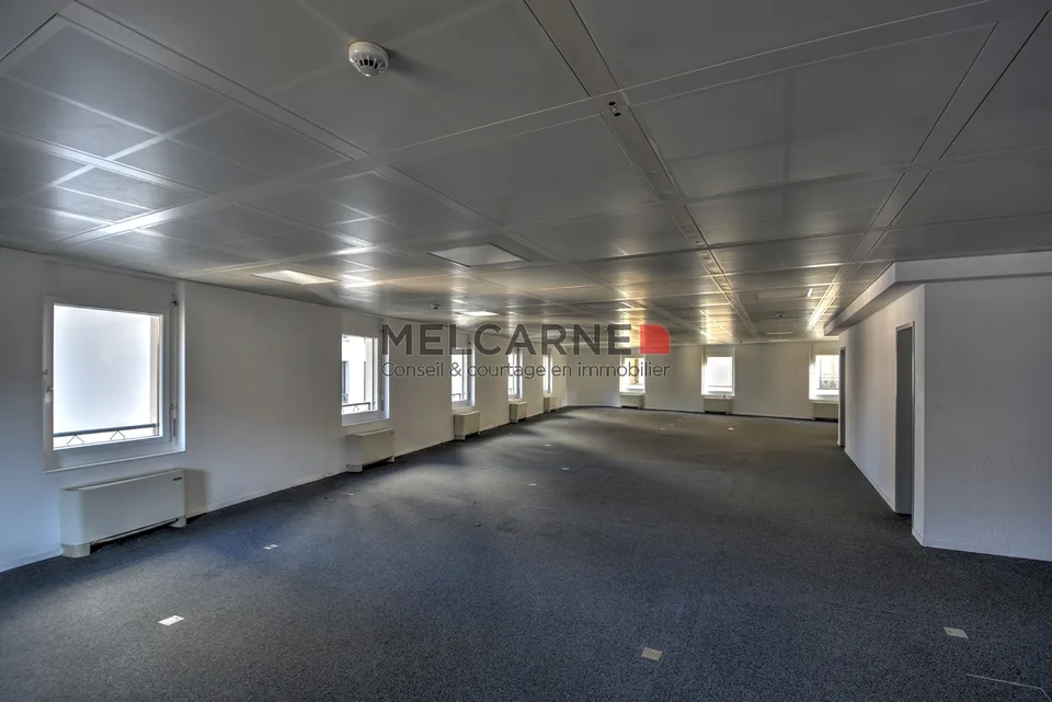 Bureaux d'environ 245 m² à louer - Proche du Quai des Bergues