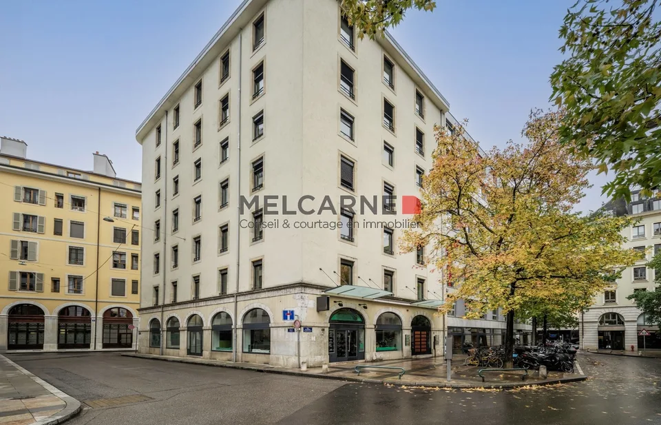 Bureaux d'environ 245 m² à louer - Proche du Quai des Bergues