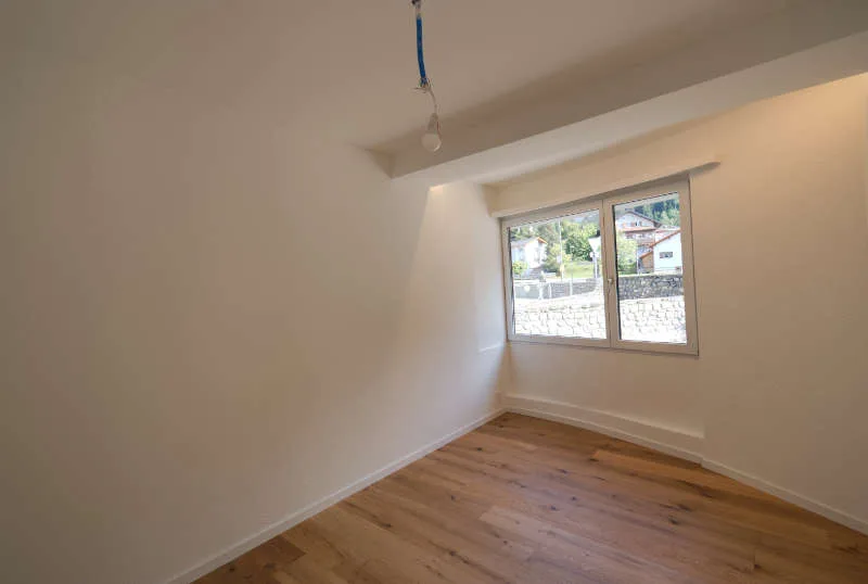 Neue Erstwohnung mit grossem Aussenplatz und Garten – Foto 6 von 22