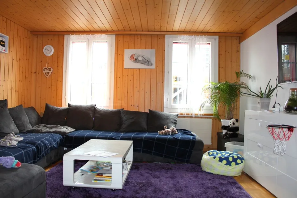 3.5-Zimmer-Gartenwohnung mit Sitzplatz in Uetendorf mieten