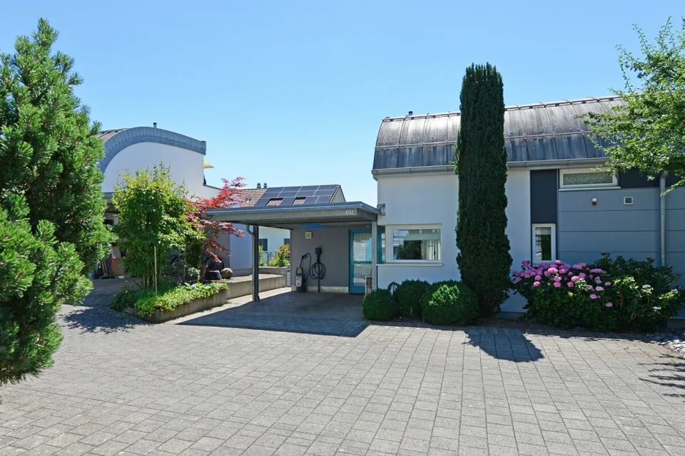 Wohnen mit Weitblick - Doppeleinfamilienhaus mit idyllischem Garten