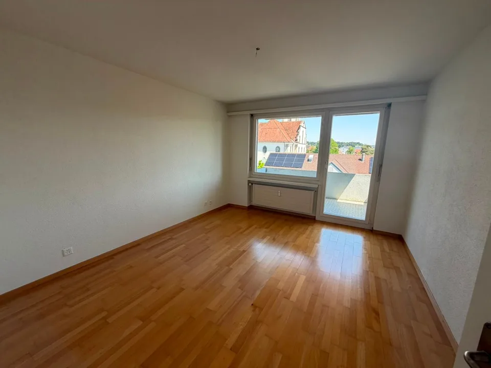 Spacious 4.5-room apartment for limited rental until 31.08.2027