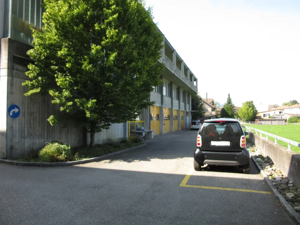 Place de parking extérieure à louer à Belp