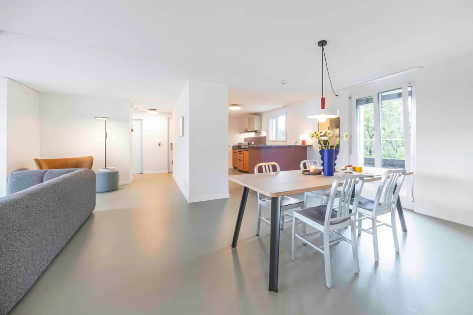 Spacious Deluxe 3-Bedroom Apartment with 2 Balconies – Bern, Kaserne