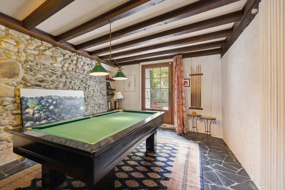 EXKLUSIVITÄT: Seltene Dorfvilla aus dem 18. Jahrhundert mit Pool
