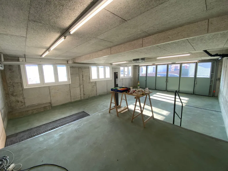 "Gewerberaum / Garage / Werkstatt inkl. 1 Parkplatz"