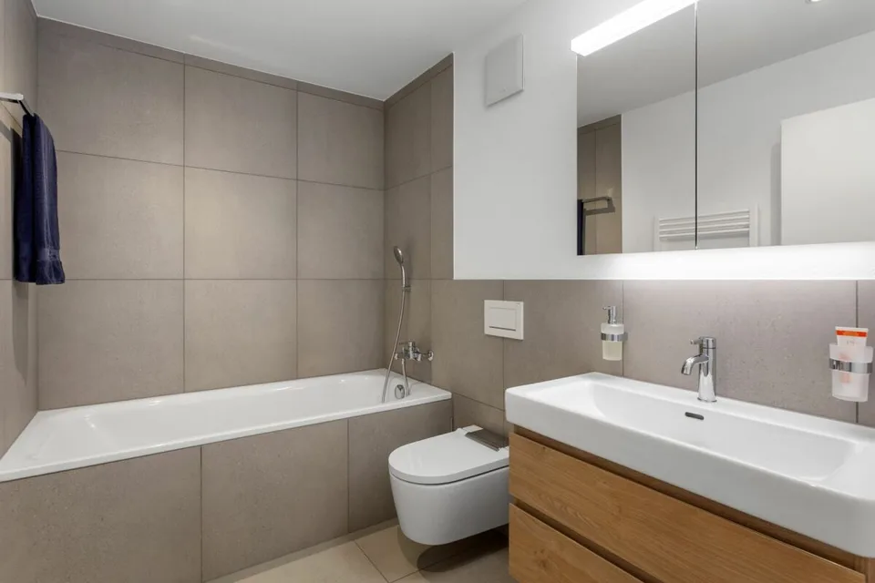 Grosszügige und moderne Dachgeschosswohnung – Foto 7 von 13