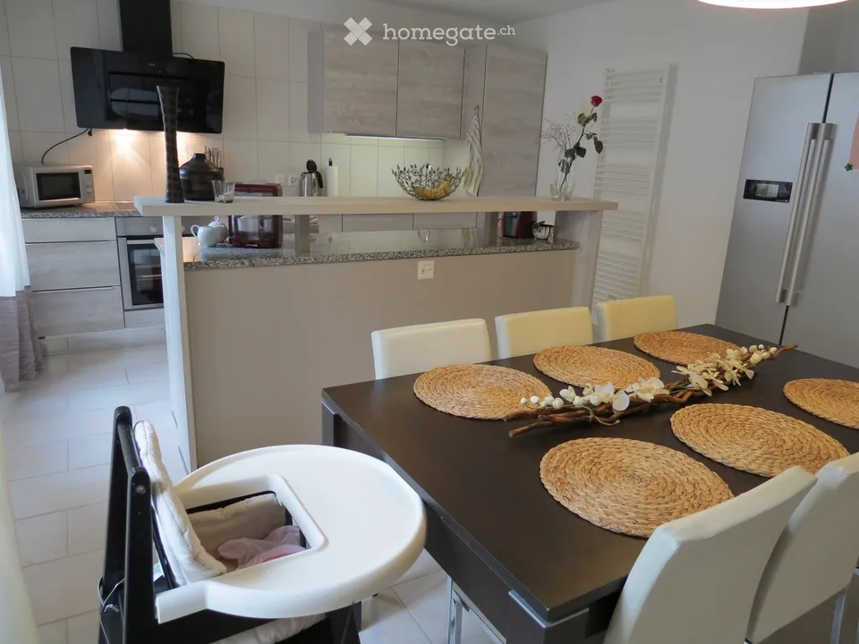 5.5 Zimmer Erdgeschosswohnung in St-Imier | UrbanHome