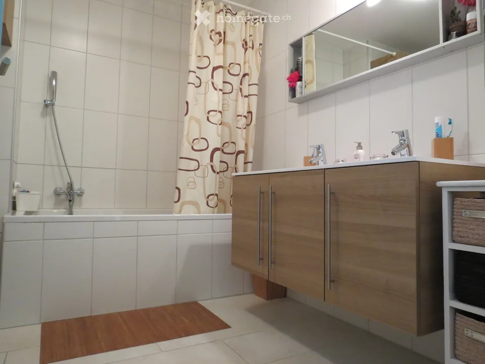 5.5 Zimmer Erdgeschosswohnung in St-Imier | UrbanHome
