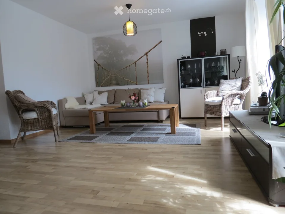 5.5 Zimmer Erdgeschosswohnung in St-Imier | UrbanHome