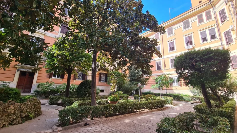 Elegante Appartamento stile Liberty 5 locali San Giovanni Roma