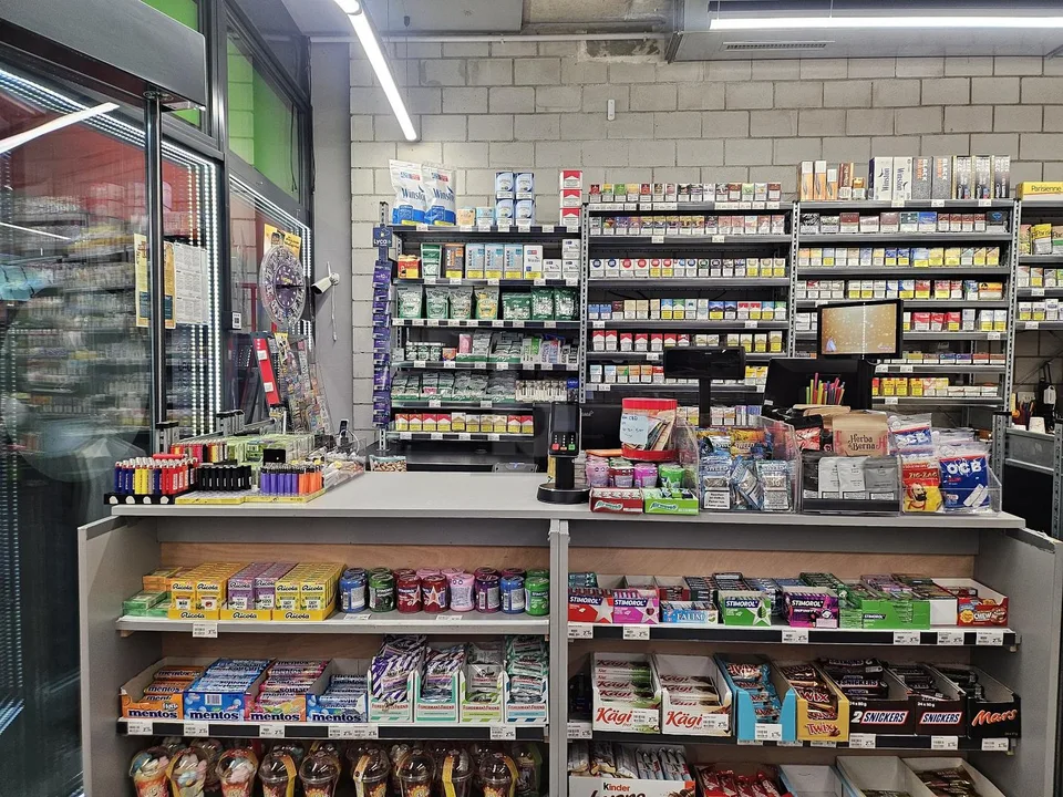 ATTRAKTIVE & UMSATZSTARKE LAGE AM BAHNHOF